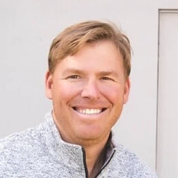 A headshot photo of Dr. Steven Kraft, the chiropractor at Kraft Chiropractic